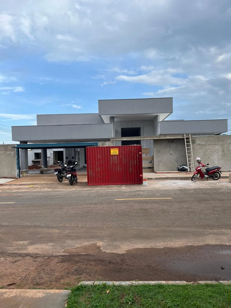 Residência premium 180 m² com piscina administrada pela JBS